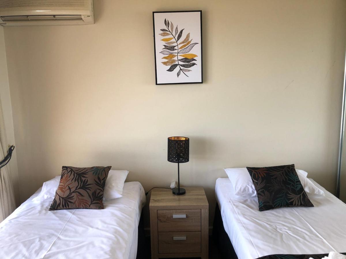 Coral Towers Holiday Suites Кернс Екстер'єр фото