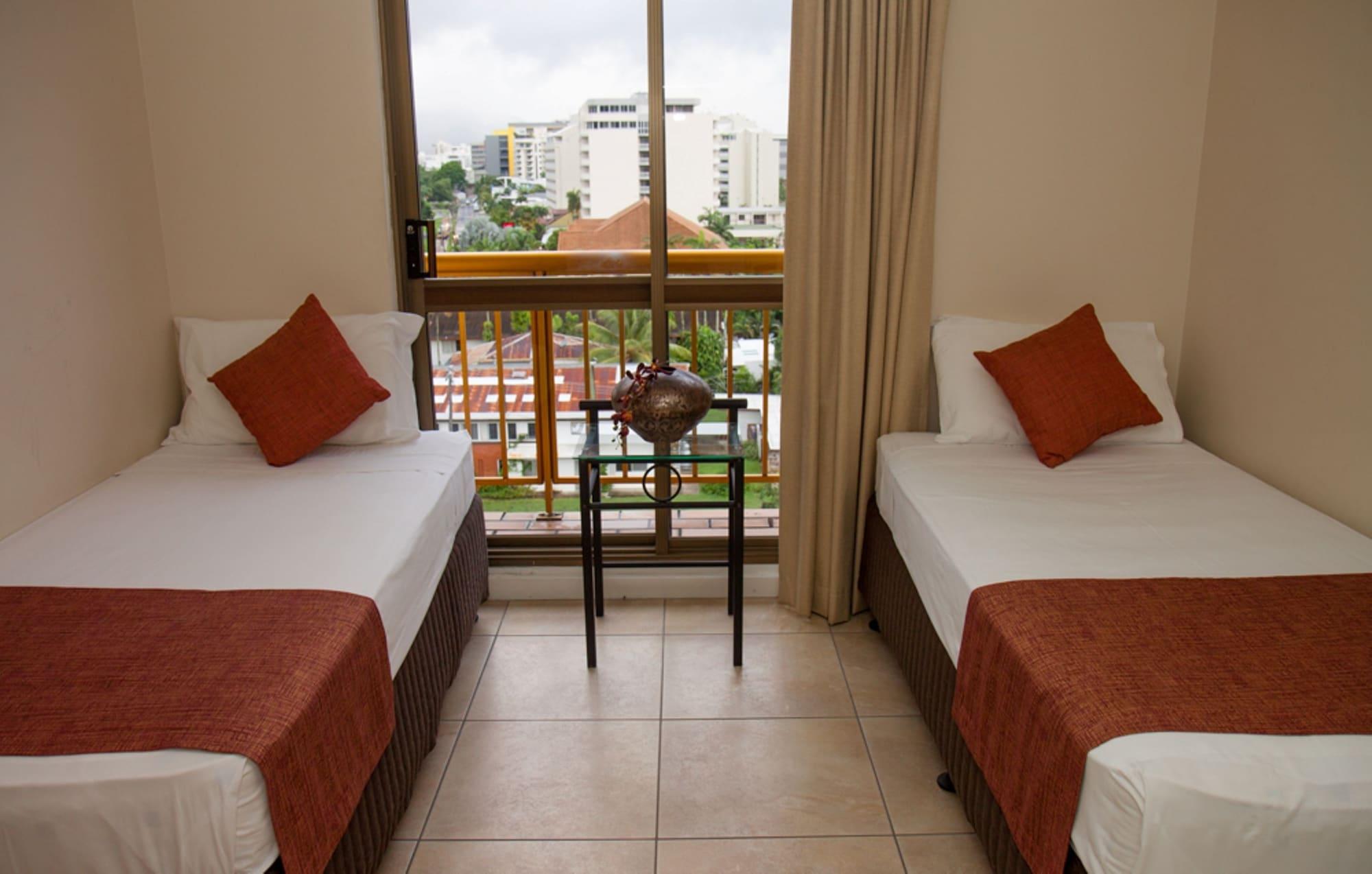 Coral Towers Holiday Suites Кернс Екстер'єр фото