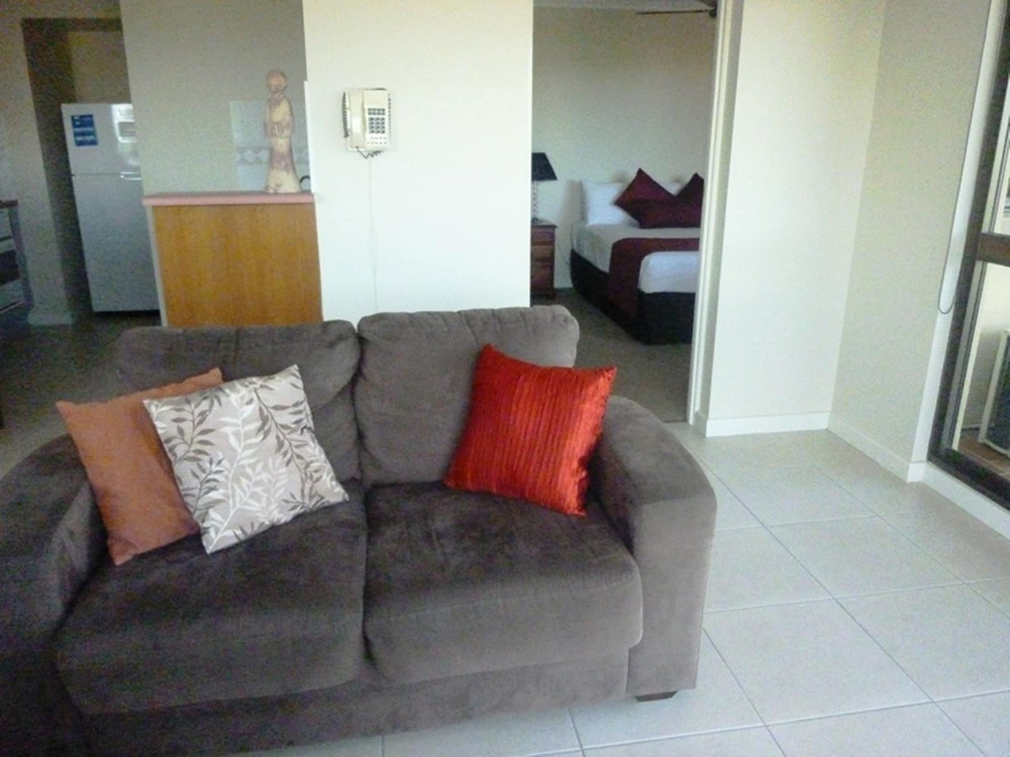 Coral Towers Holiday Suites Кернс Екстер'єр фото