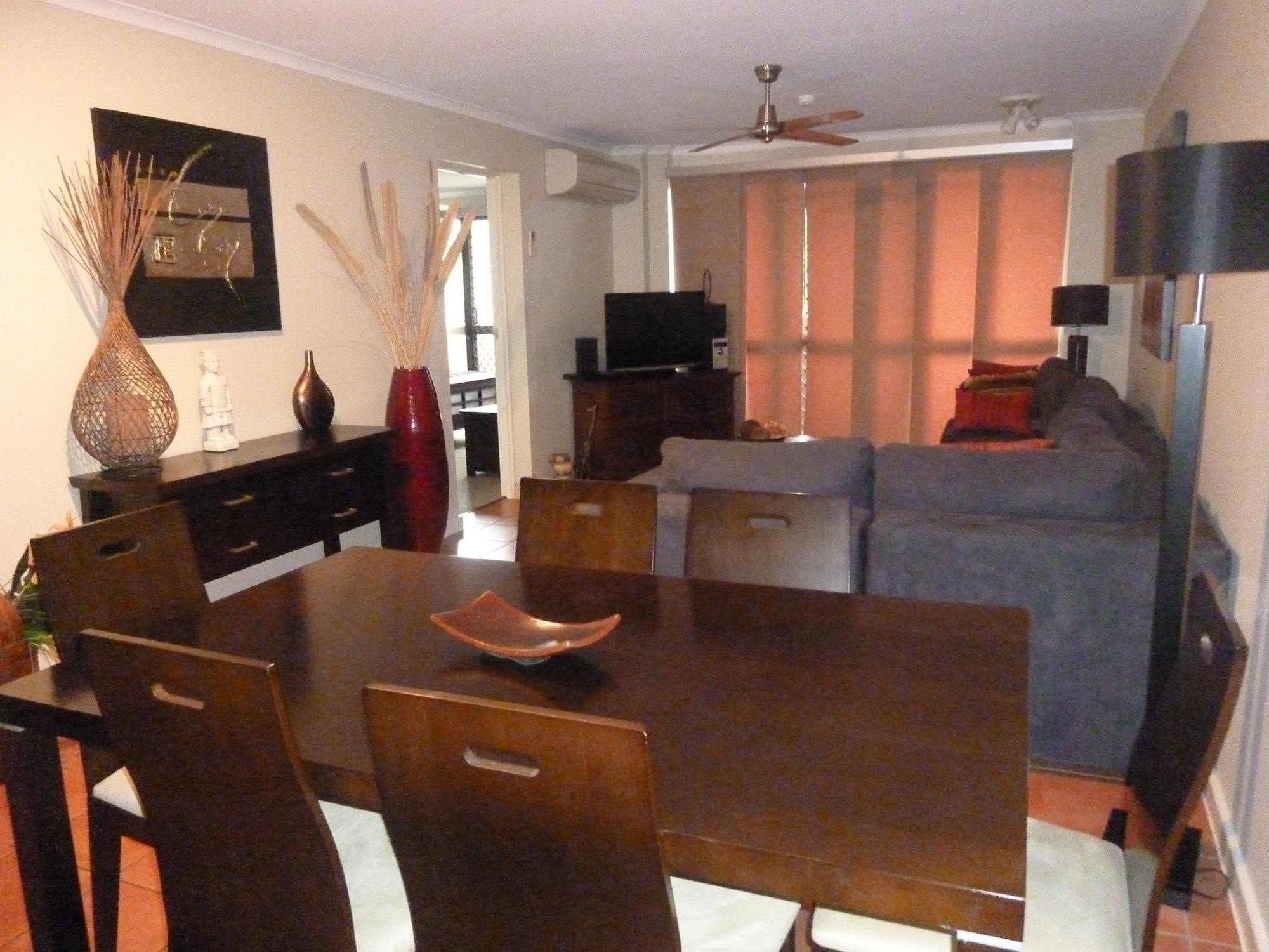 Coral Towers Holiday Suites Кернс Екстер'єр фото