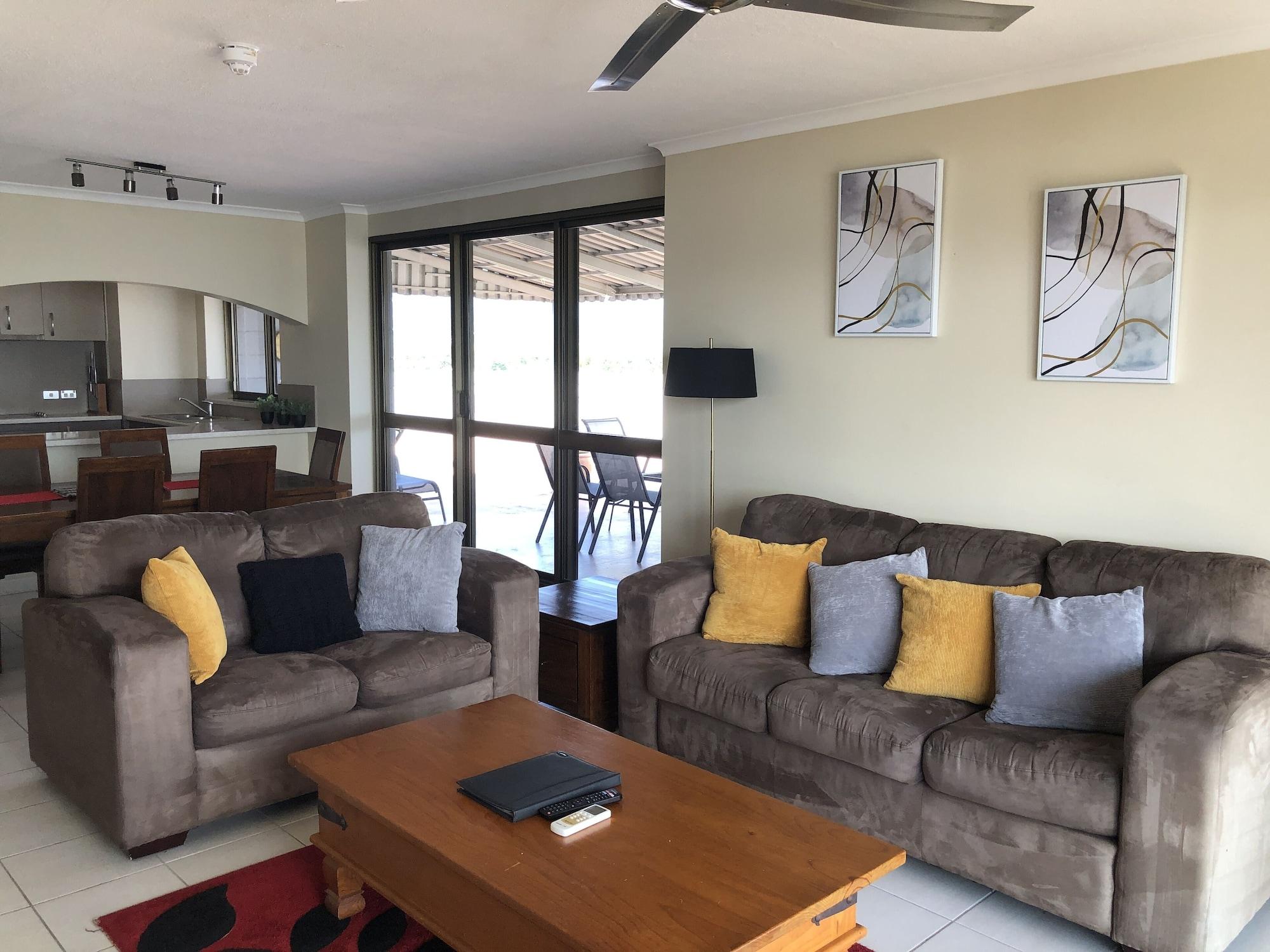 Coral Towers Holiday Suites Кернс Екстер'єр фото