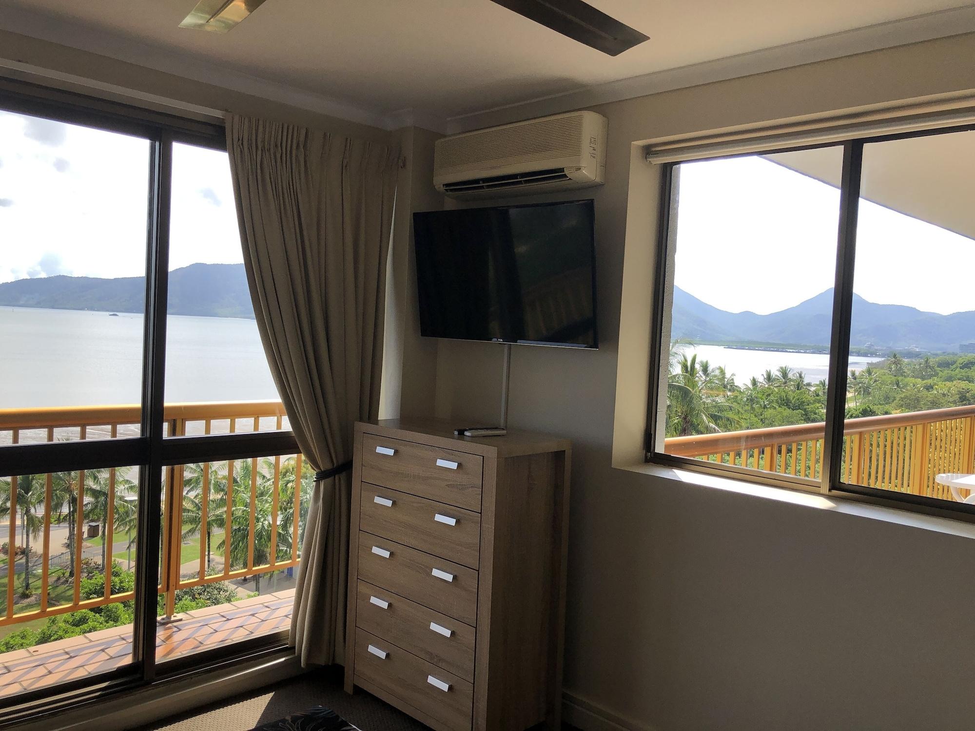 Coral Towers Holiday Suites Кернс Екстер'єр фото
