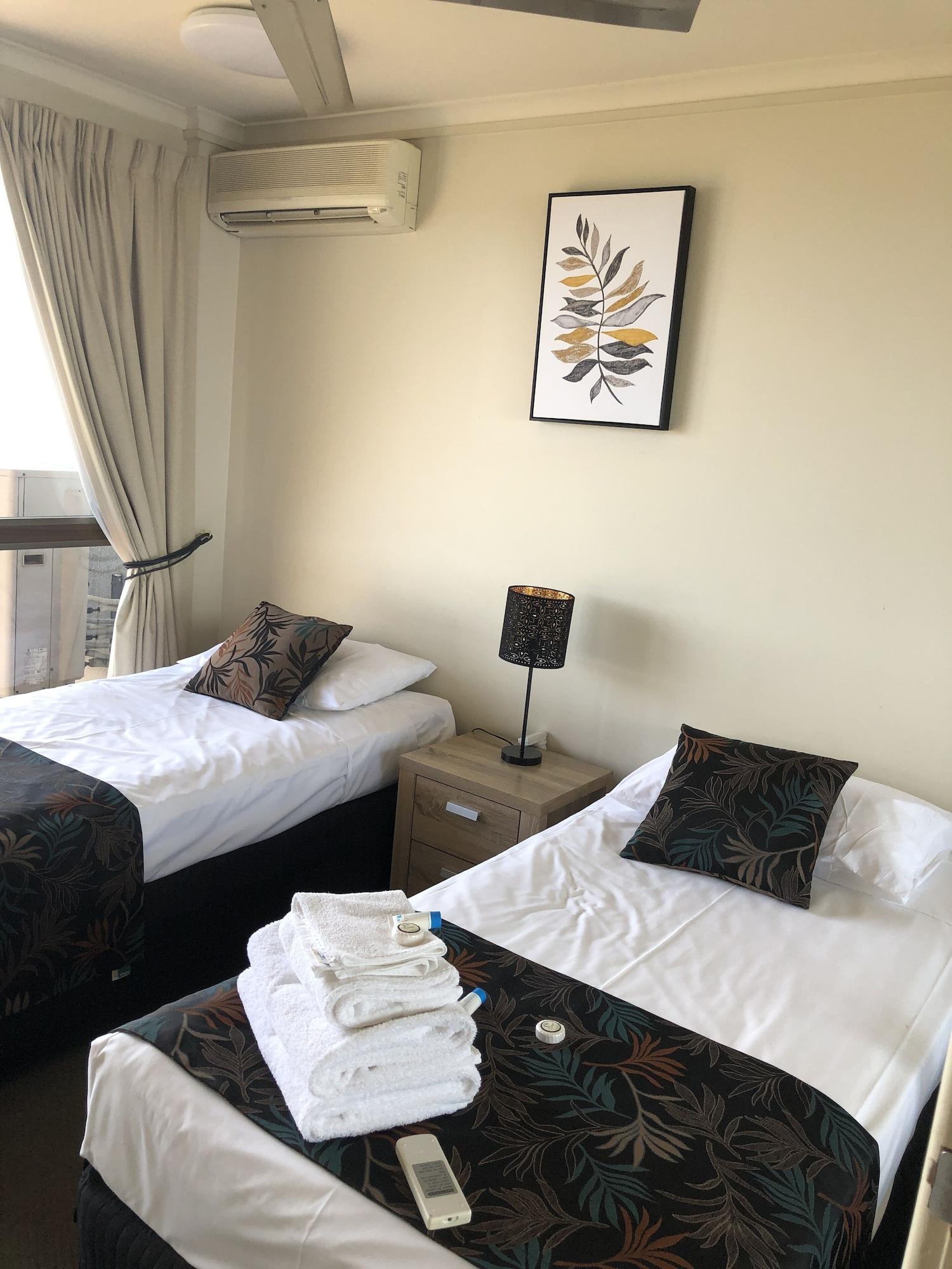 Coral Towers Holiday Suites Кернс Екстер'єр фото