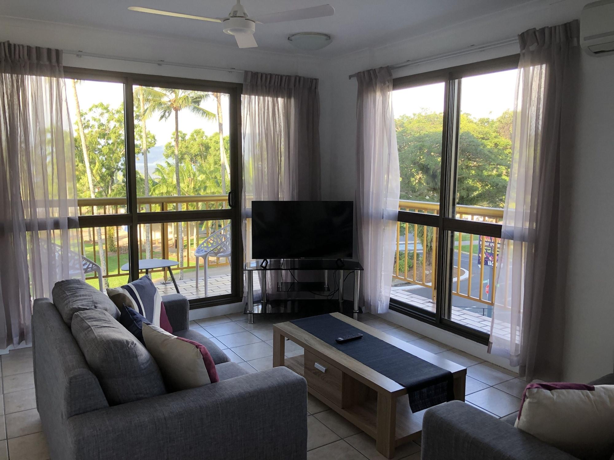 Coral Towers Holiday Suites Кернс Екстер'єр фото