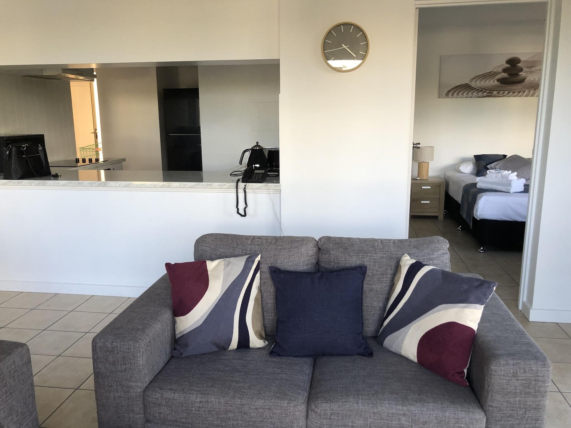 Coral Towers Holiday Suites Кернс Екстер'єр фото