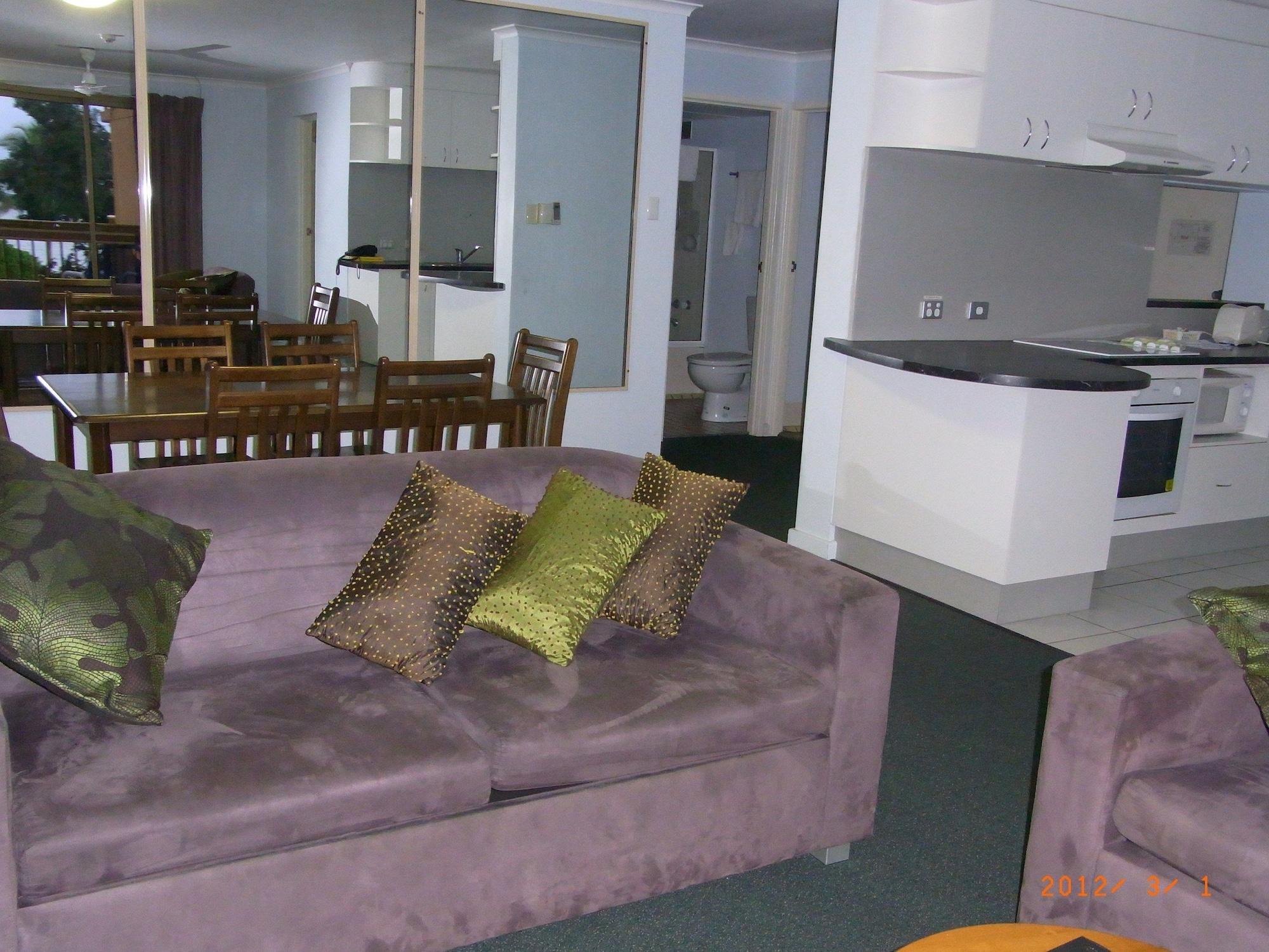 Coral Towers Holiday Suites Кернс Екстер'єр фото
