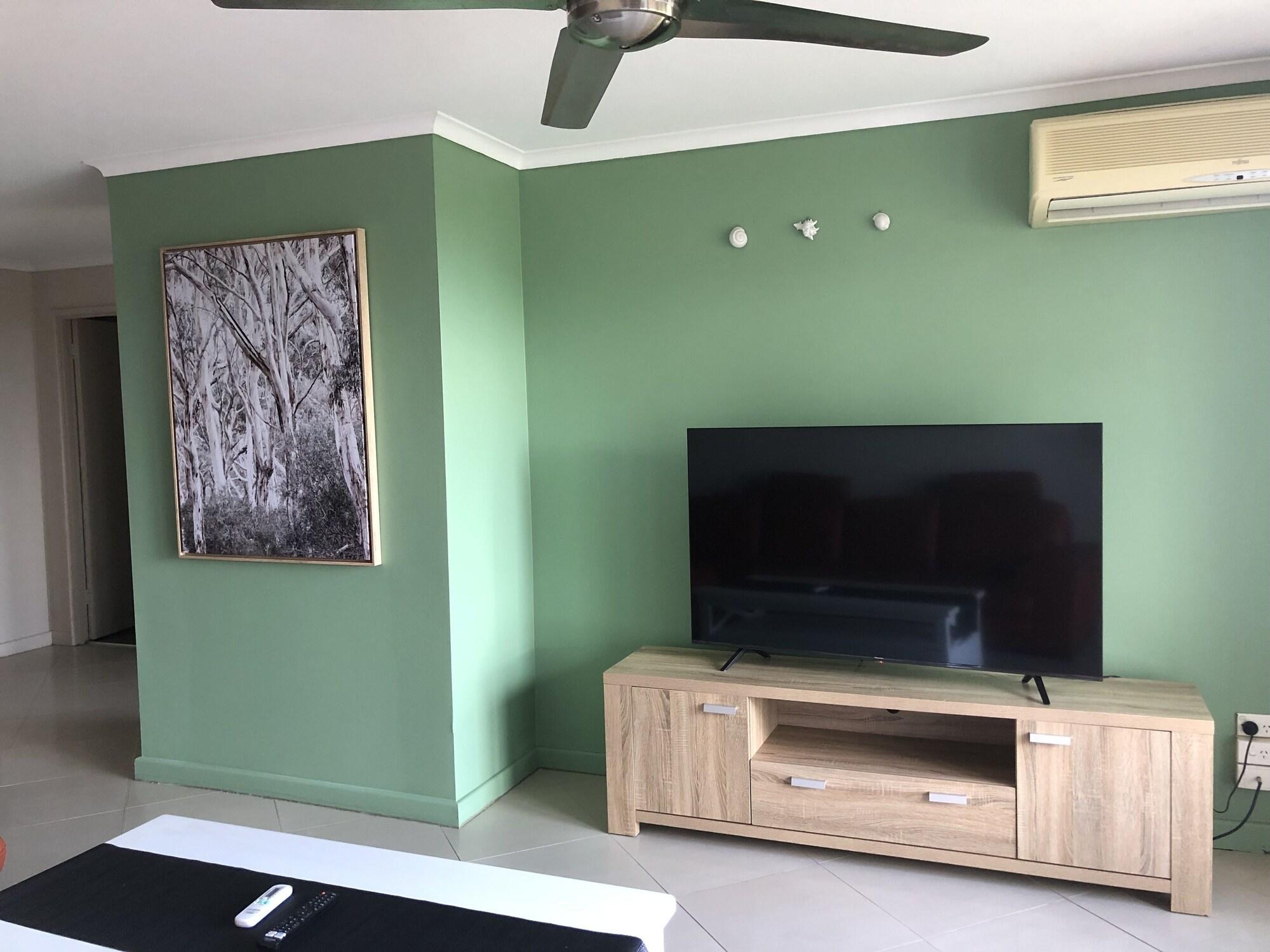 Coral Towers Holiday Suites Кернс Екстер'єр фото