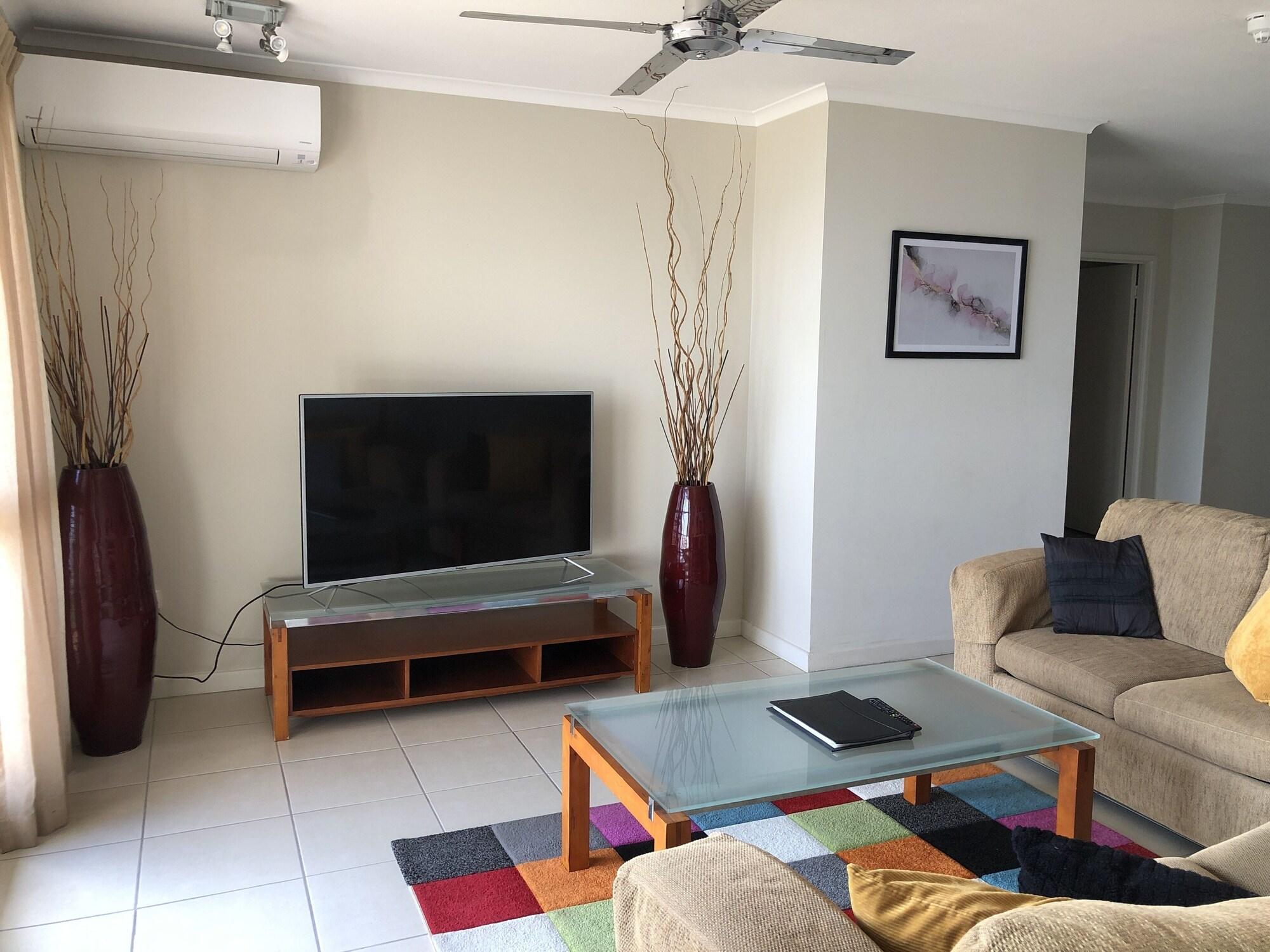 Coral Towers Holiday Suites Кернс Екстер'єр фото