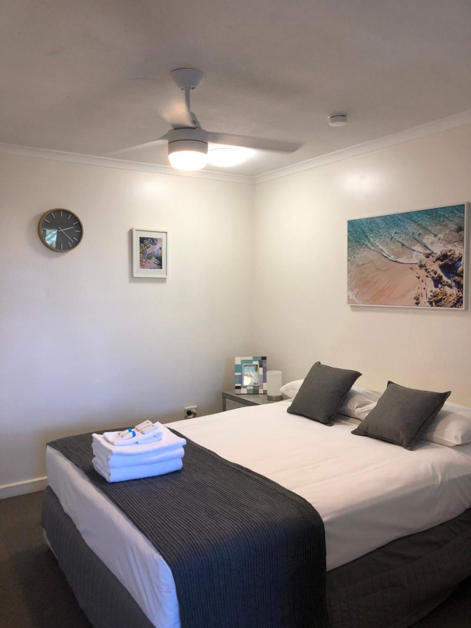 Coral Towers Holiday Suites Кернс Екстер'єр фото